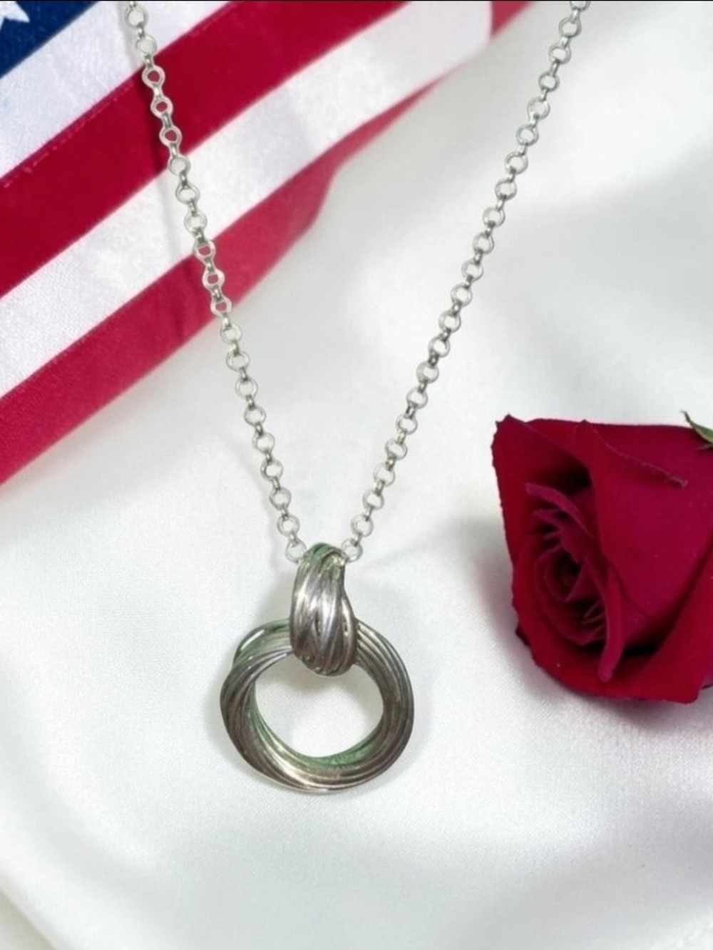 Interlocking Silver Circle Pendant Necklace - Women's Jewelry